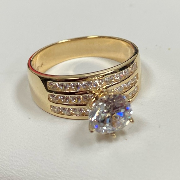 14K Gold 1ct Round cut CZ Engagement Ring